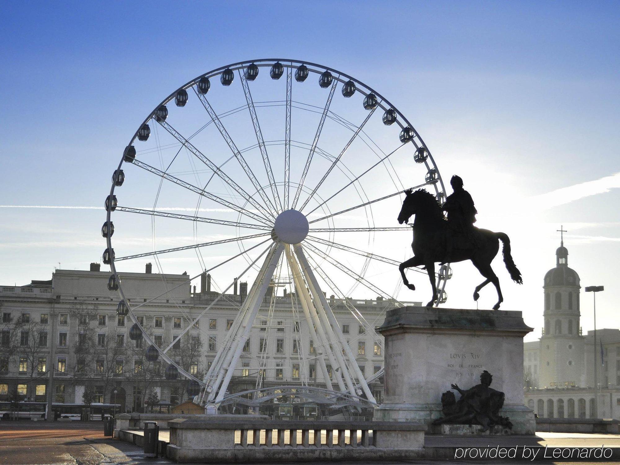 ホテルIbis Lyon L'Isle D'Abeau エクステリア 写真